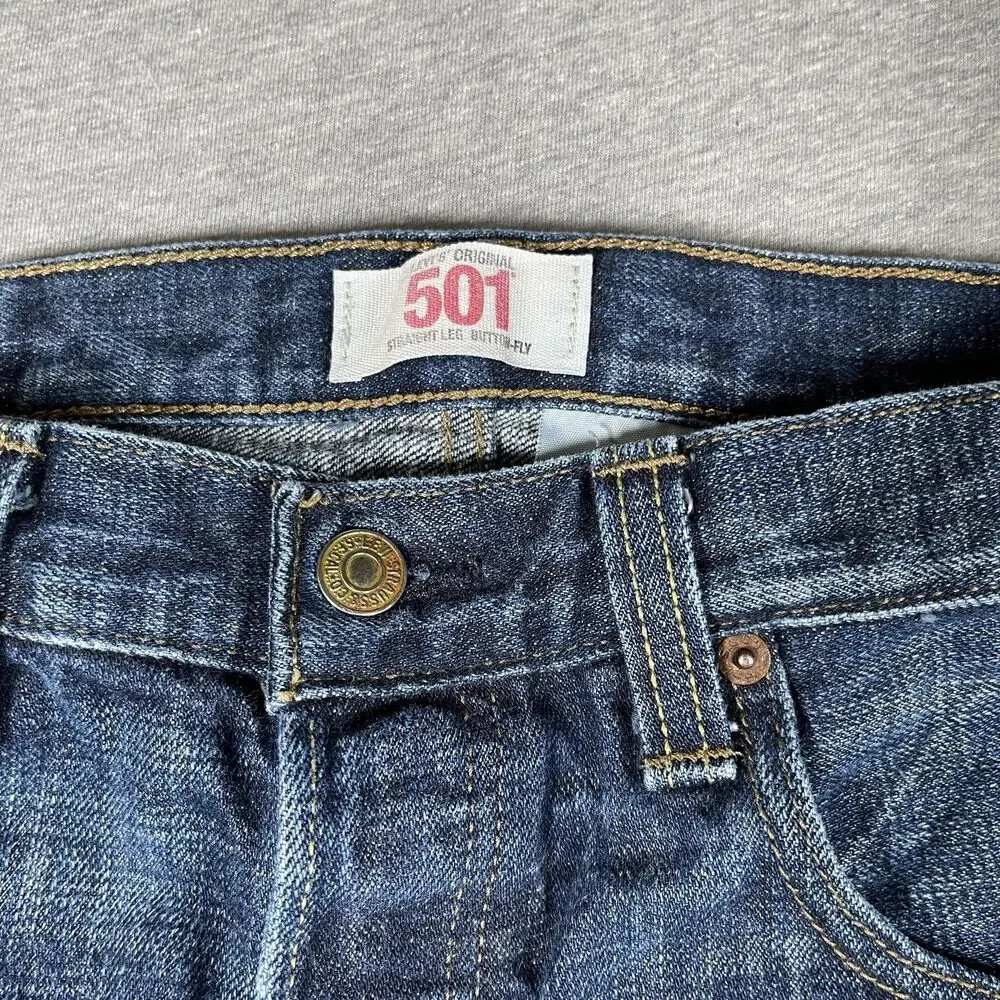 Levi's 501 Jeans Mens 33x34 (31x31) Blue Medium Wash Straight Classic Button Fly